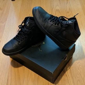 Jordan 1 Mid.